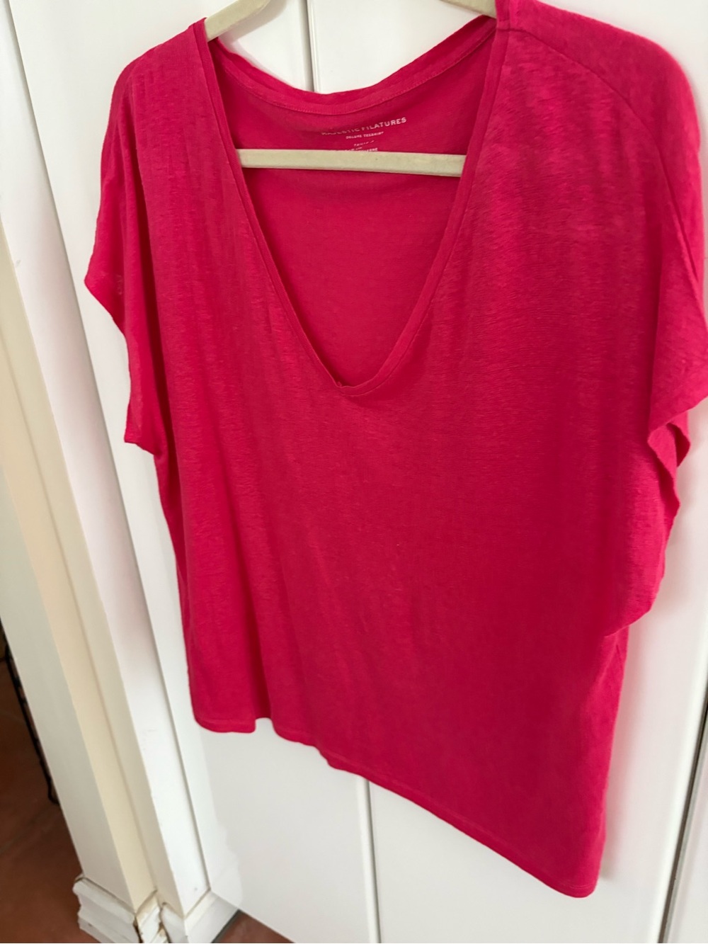 Classic V-Neck Women's Top - Hot Pink Magestic Filiatures. Linen and Elastane